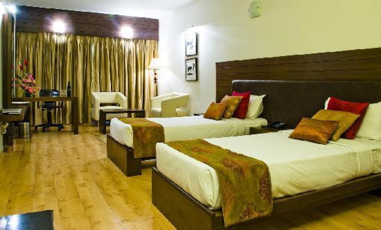The Woodrose Otel Bangalore Dış mekan fotoğraf