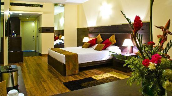 The Woodrose Otel Bangalore Dış mekan fotoğraf