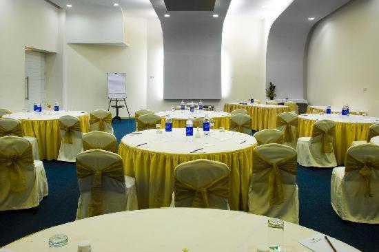 The Woodrose Otel Bangalore Dış mekan fotoğraf